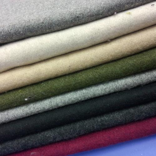 麦尔登呢面料 秋冬羊毛混纺大衣呢的温暖守护，从衣到鞋帽的全面应用